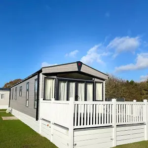 https://woods-lodge-with-hot-tub.yorkshirehotels.net