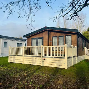 https://cherry-lodge-with-hot-tub.yorkshirehotels.net