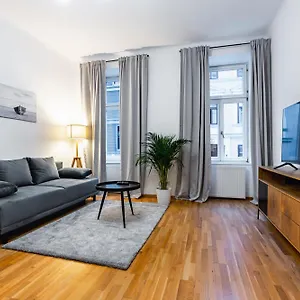 Spacious 3-room Apt. 15 Min To The Center Wien
